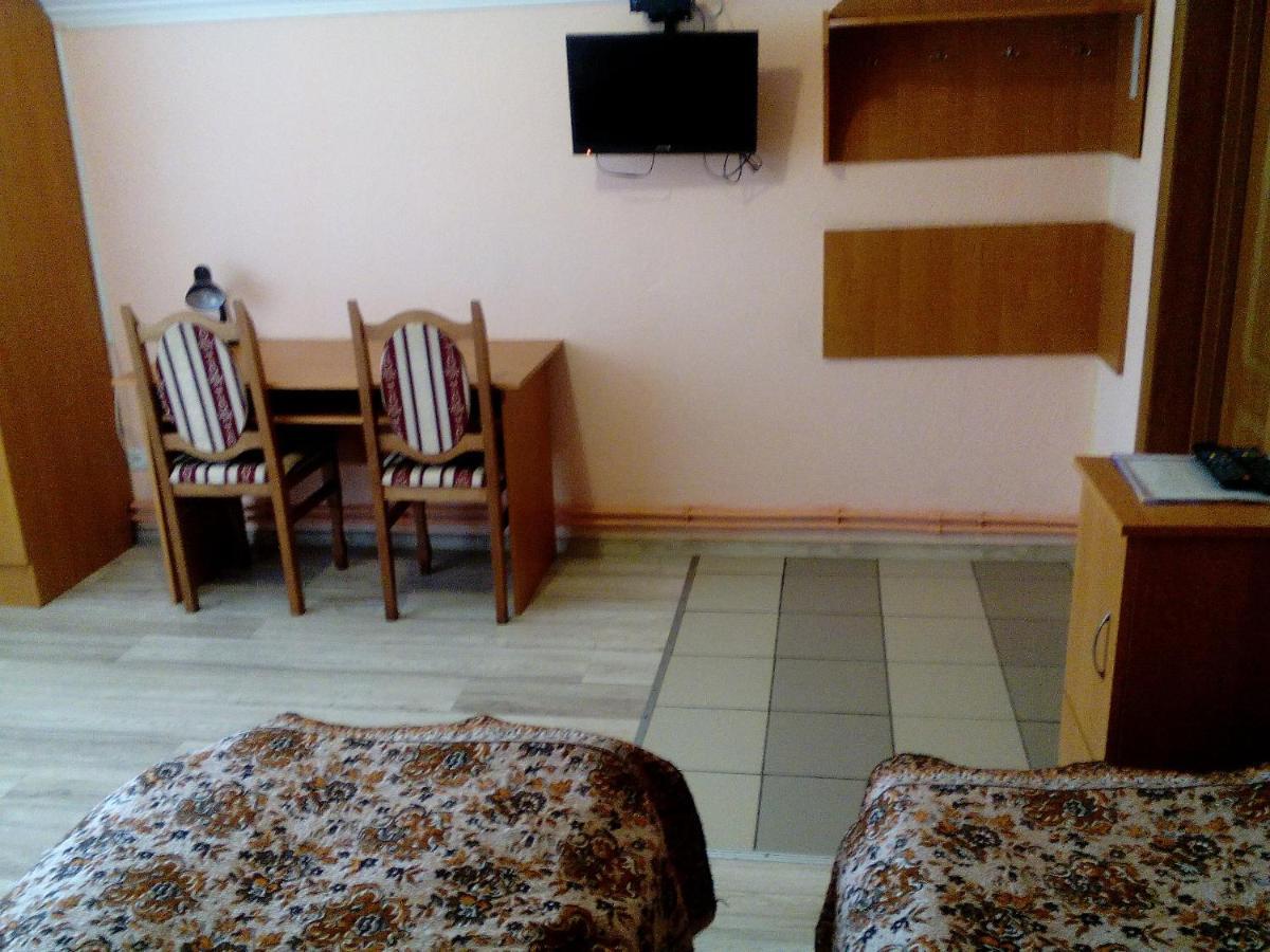Hostel On Flotska Ивано-Франковск Экстерьер фото