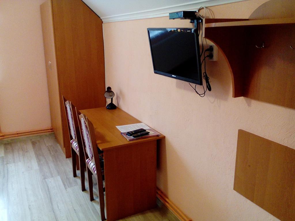 Hostel On Flotska Ивано-Франковск Экстерьер фото