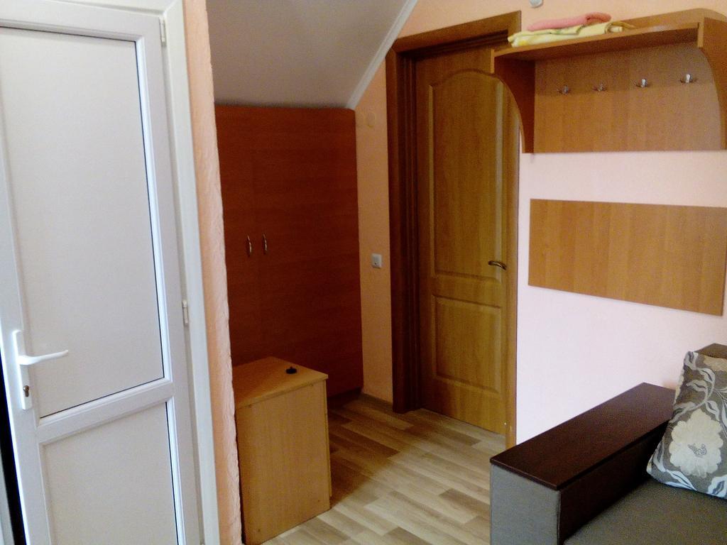 Hostel On Flotska Ивано-Франковск Экстерьер фото